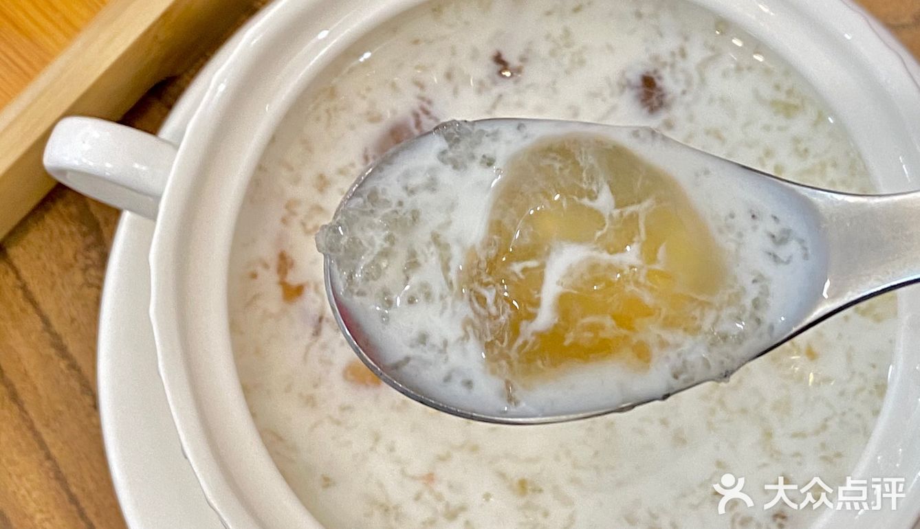成都｜这家冰铺竟然藏着超好吃的雪崩蛋糕！