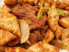 馕丁炒肉-巴依兄弟西域美食(机场店)