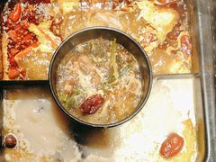 -老牌坊云南鱼豆花火锅(哈西万达店)