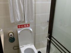 洗手间-名悦商务酒店(深圳华强北地铁站店)