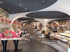 -钟书阁(珍园店)