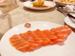 三文鱼刺身-芭菲盛宴·环球美食(解放碑英利国际店)