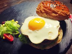 -HIGH FIVE哈福手工汉堡(桂林路店)