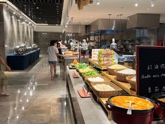 自助取餐区-武汉世茂希尔顿酒店·汇·全日餐厅
