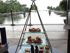 -亚龙湾喜来登·美景台大堂吧