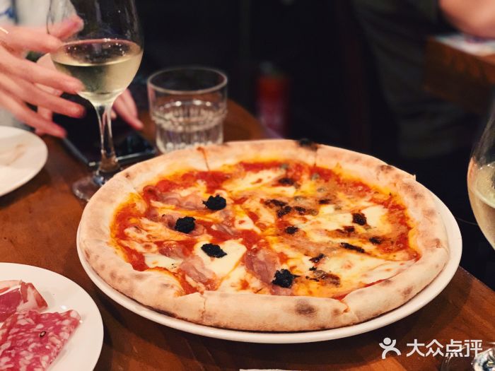 La Vite意大利餐厅酒馆(乌鲁木齐店)猪肉黑松露披萨图片