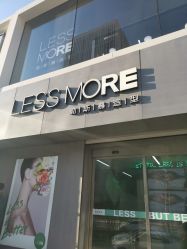 -LESSMORE科技头皮理容中心