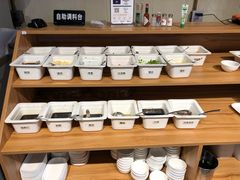 自助调料区-日进一片海.生腌海鲜火锅.宵夜烧烤(三里屯总店)