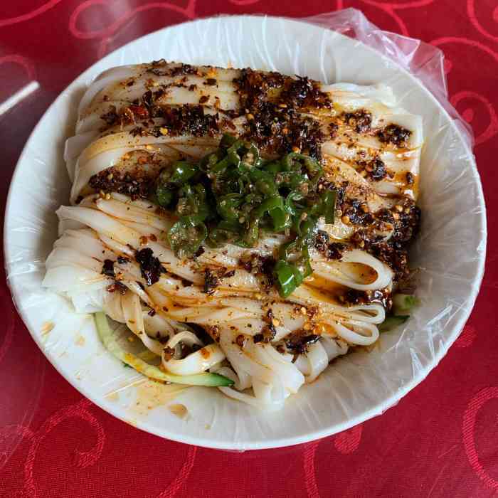 南郑热面皮(嘉陵北路店)-"略阳到处是卖米皮的,这家味道还不错.