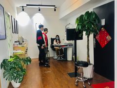 -视野联行眼镜•蔡司•依视路(温江店)