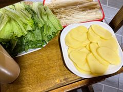 -小志家.野生菌鲜切牦牛肉牛杂火锅