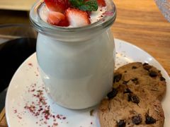 松饼➕酸奶-Rabbit Cafe私房西餐甜点咖啡(栖霞路店)