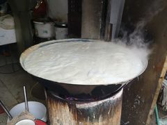 -云南大锅豆浆店