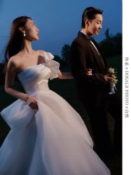-都市丽人婚纱摄影