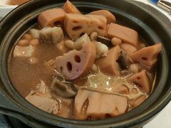 猪踭肉煲淋粉莲藕-东江渔村·古典园林·30年粤菜老字号(太和店)