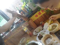 -袁记串串香(泉水轻轨站店)