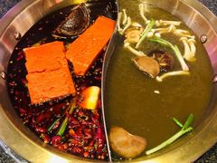 -小天鹅火锅·一线江景洪鼎旗舰店(洪崖洞店)