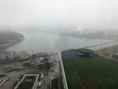 -百灵希尔顿逸林酒店大堂吧