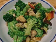 西兰花炒香菇-大厨小馆(华阳城店)