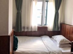 -拖板鞋咖啡旅行酒店(春熙路地铁站店)