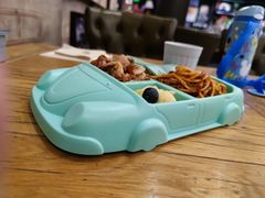 -汽车博物馆主题餐厅
