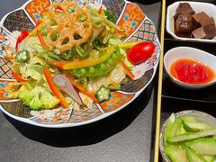 -铭牛烧肉·和牛海鲜自助(高新月牙湖店)