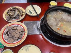 -菌之家·专业纯野生菌火锅·特色炒菌