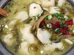 -周鱼小馆石锅酸菜鱼(活力汇店)