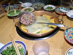 -洱火云南酸菜牛肉火锅(石景山当代商城店)