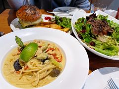 招牌牛肉汉堡-UPPER KITCHEN(延安路店)
