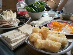 -毛辣果·贵州红酸汤牛肉火锅(西单店)
