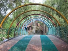 -雪山彩虹谷景区