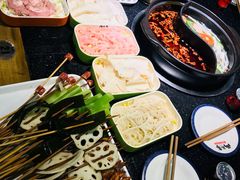 -两三事小郡肝串串香火锅(桂庙店)