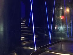 -沪小二炭火蛙锅(淮海中路美食不夜城店)
