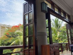 -亚龙湾喜来登·美景台大堂吧