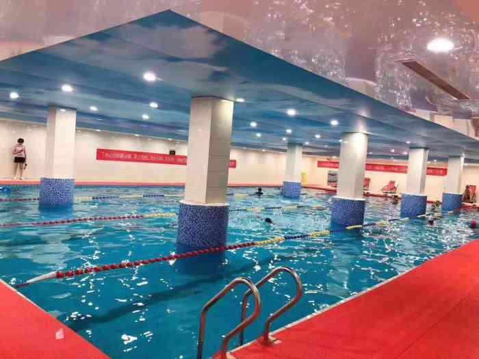 米雀国际健身(乐凯店)-"这边设施都是很新的 最近才装修过的 锻炼.