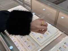 -王府井百货熙地港店