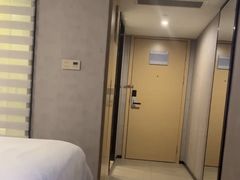 -麗枫(广州番禺长隆南村万博地铁站店)