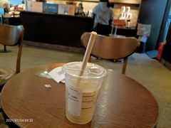 -星巴克(深圳北站B5检票口)