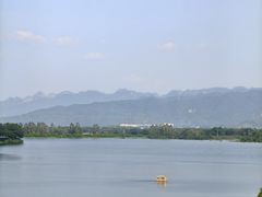 -英德宝晶宫天鹅湖茶语温泉