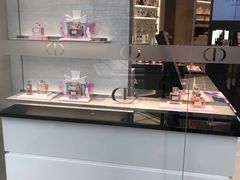 -Dior迪奥(上海世茂广场店)