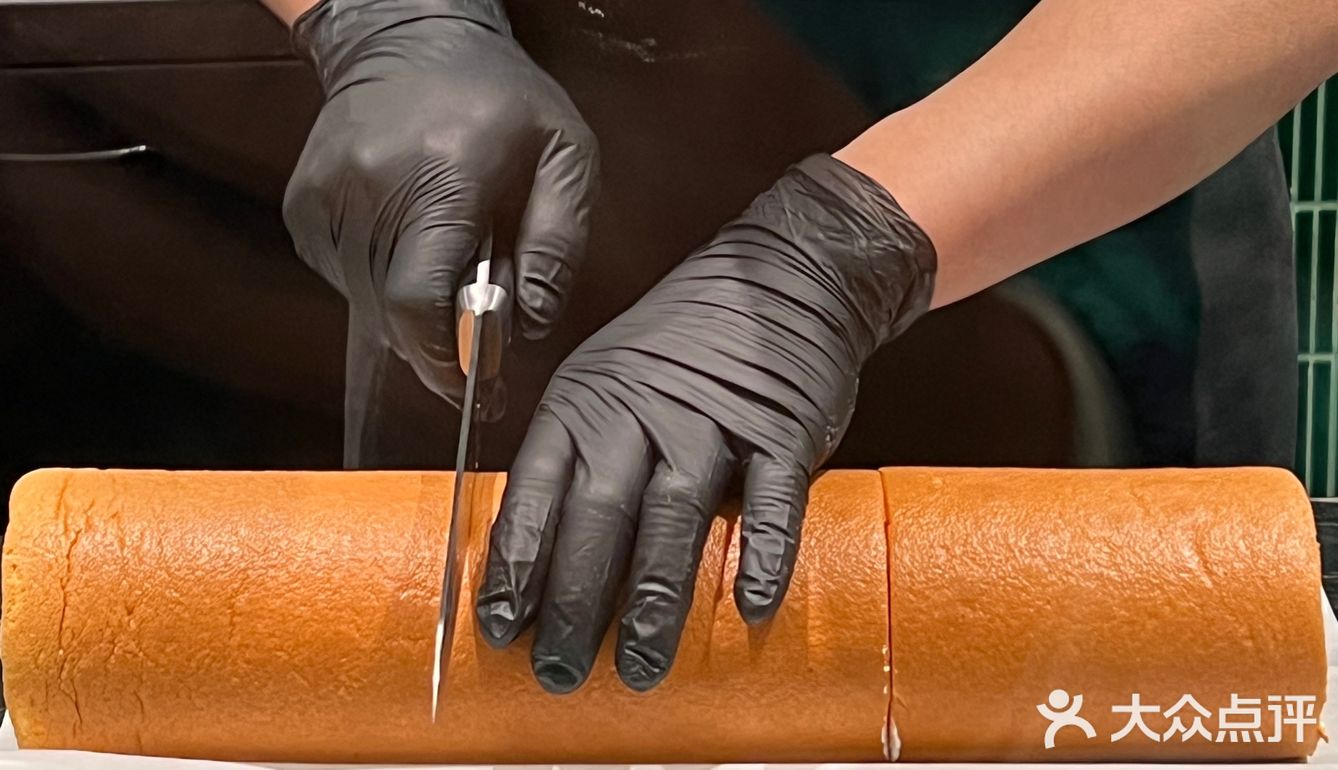 爱Ta带Ta来吃，白蘭草莓布蕾卷