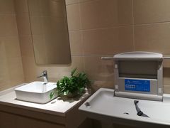 -百联临沂购物中心(临沂路店)