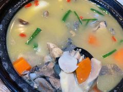 姬松茸炖鸡-妈妈的味道(和顺古镇店)