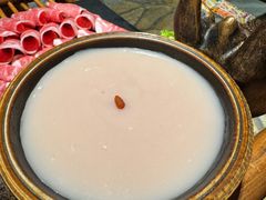 -老牌坊云南鱼豆花火锅(爱建店)