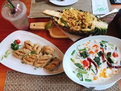 -Chom Cafe and Restaurant