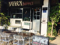 露天位-Juicy Bakery(大学路店)