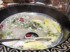 -茸梅路右拐龙虾-农家菜(松江店)