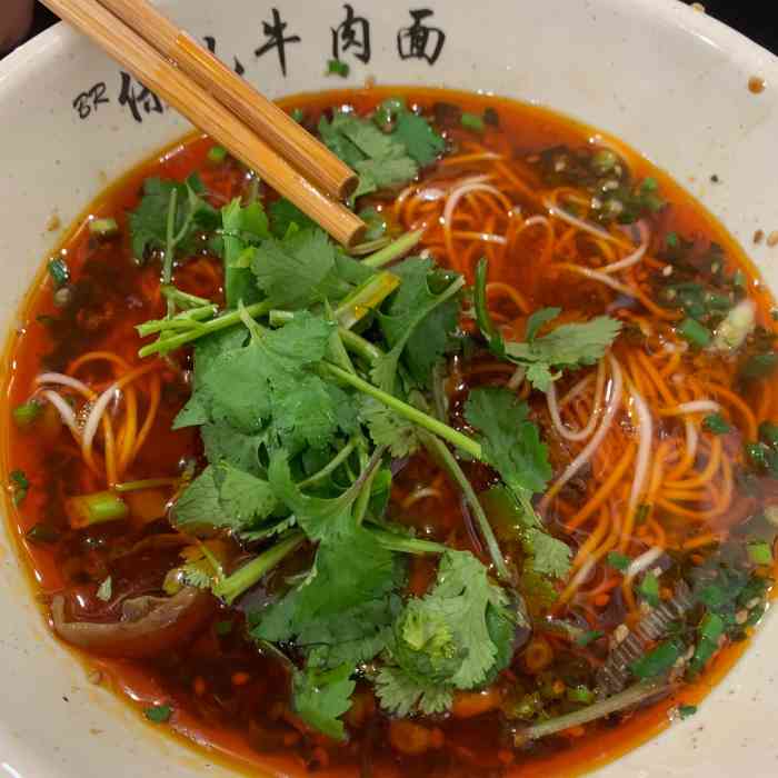 只要是万州土族,都晓得这家的牛肉包面有多么的好吃