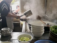 -茅屋大酒店